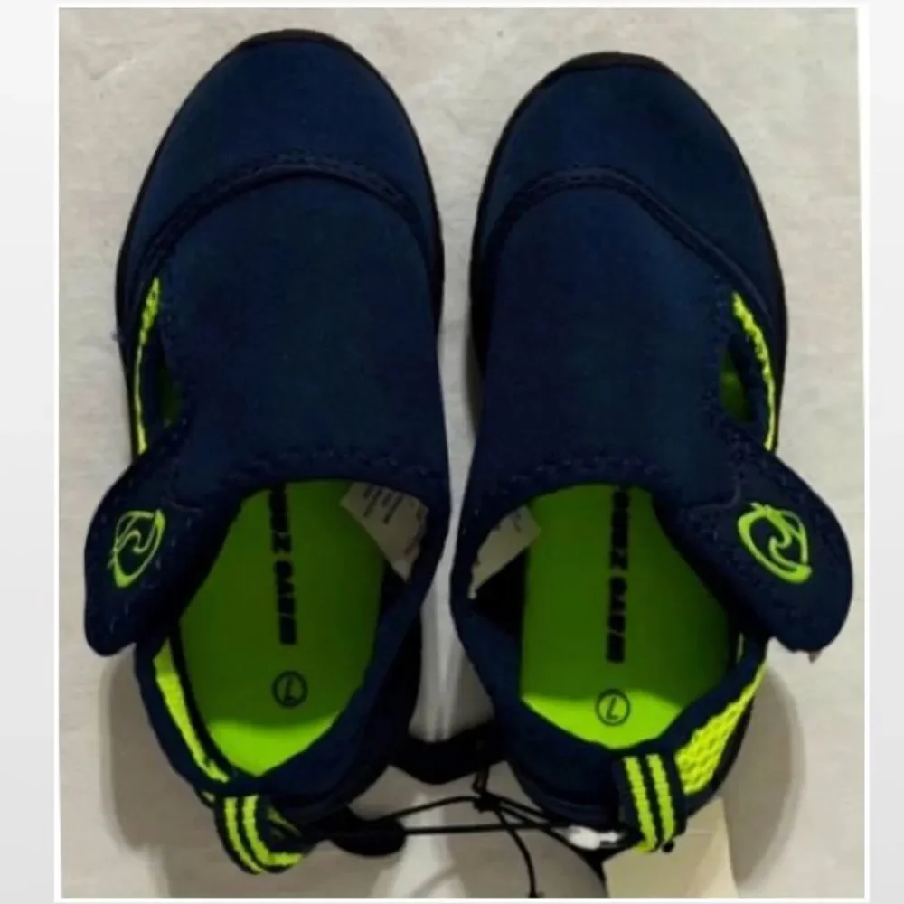 New Water Shoes Kid Boys Size 7 Blue & Green